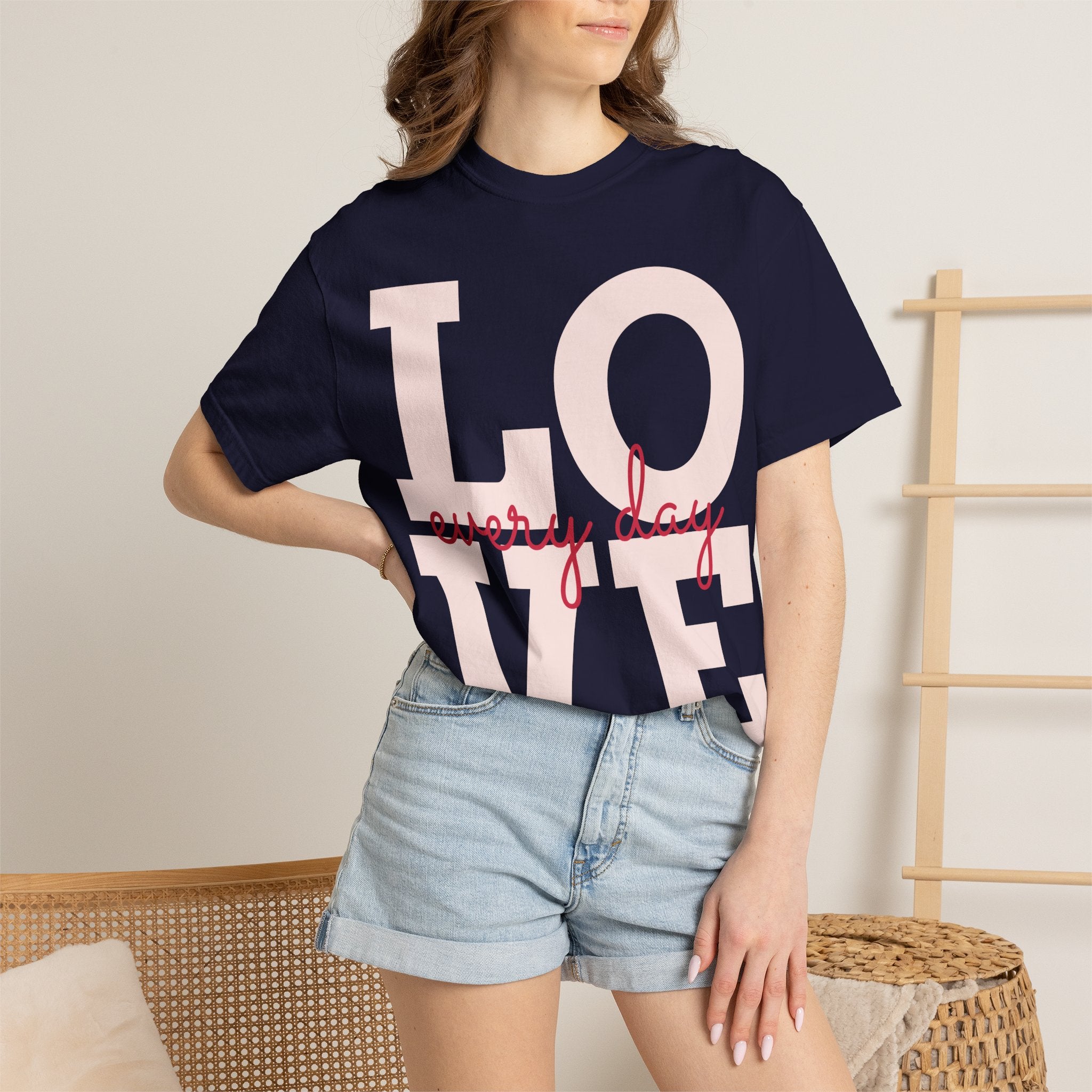 LOVE every day T-Shirt | Pink script typography